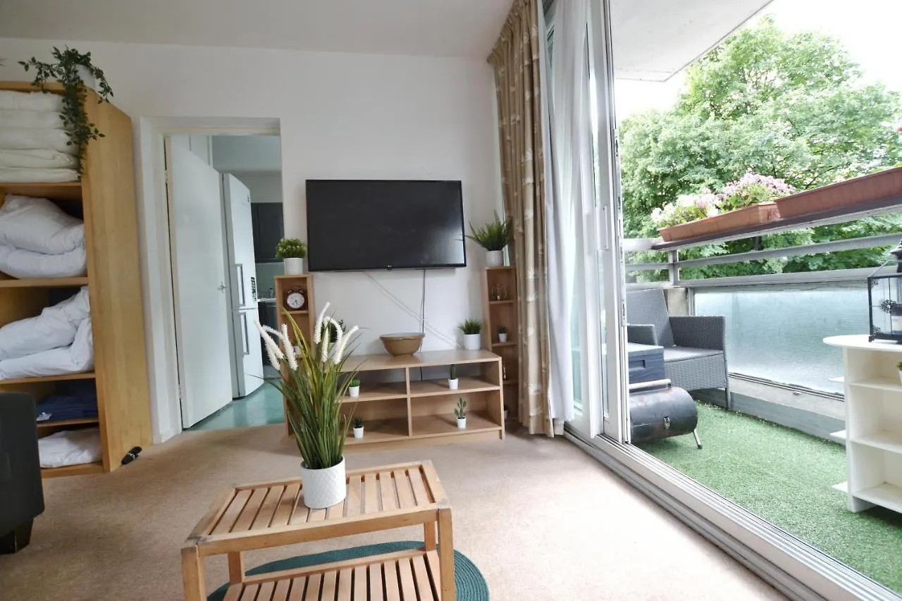 Garden Tower Flat Apartment London