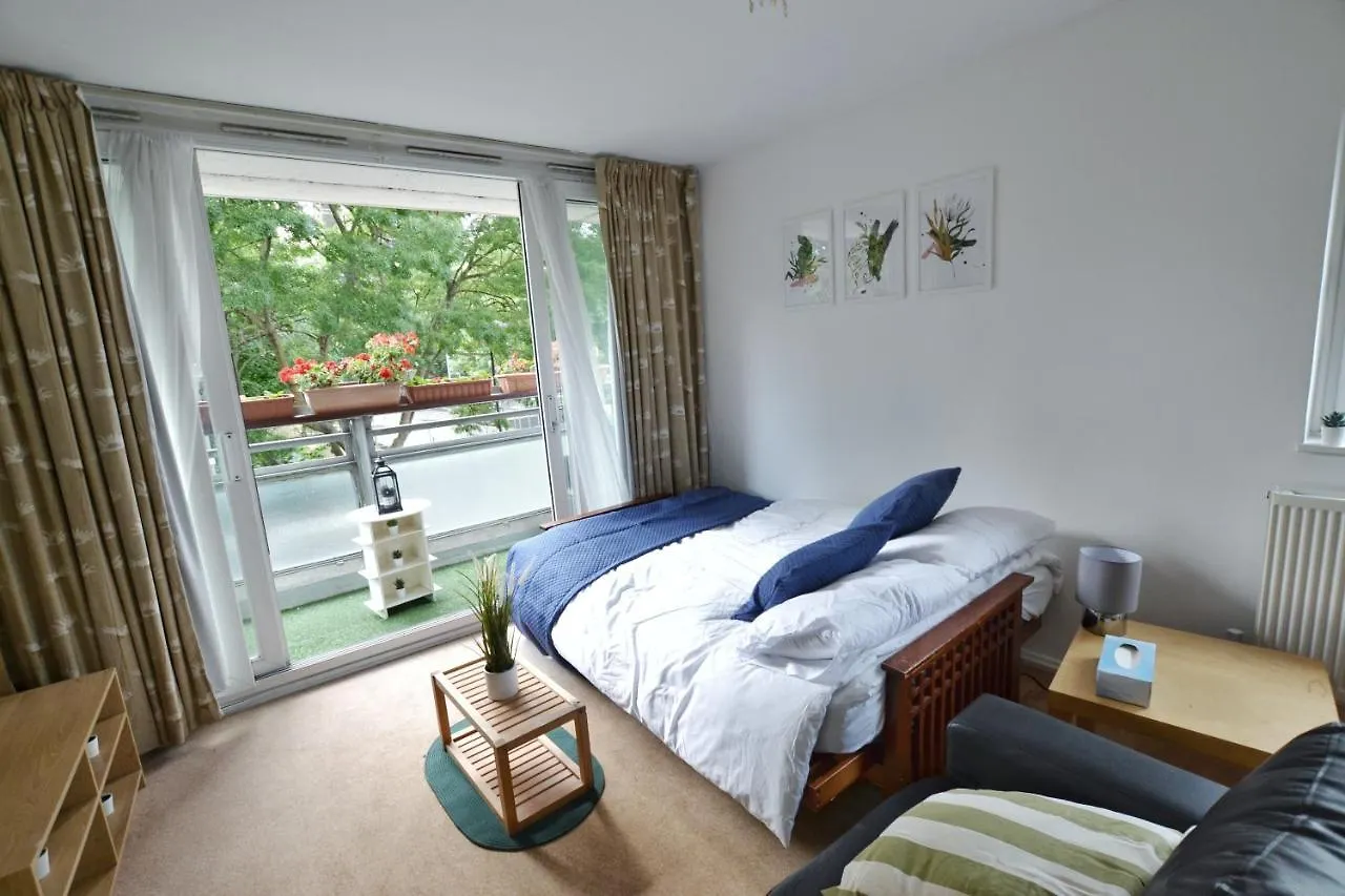 Garden Tower Flat Apartment London 0*,  United Kingdom